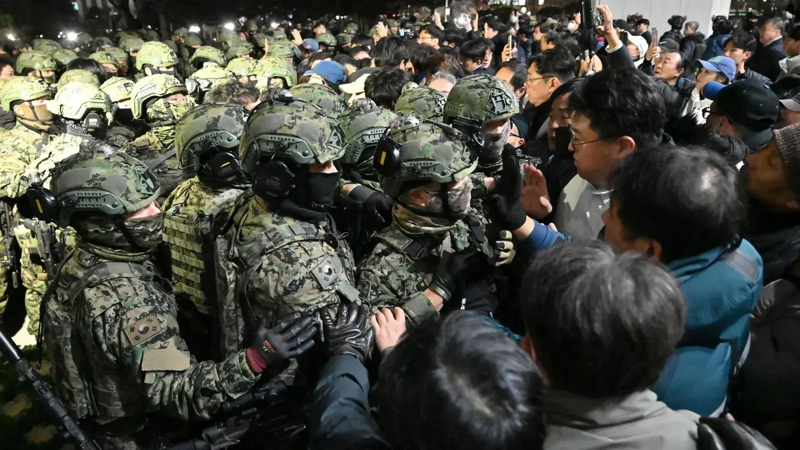 You are currently viewing 한국: 계엄령은 인권을 제한해서는 안 된다